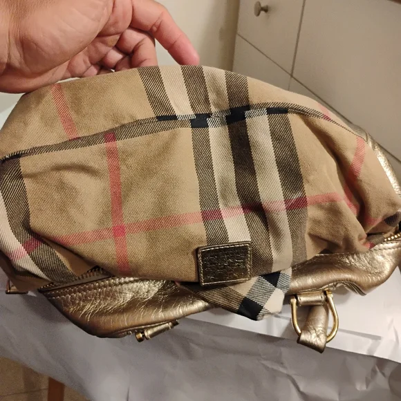 Burberry gold leather Prorsum Metallic Gold Leather Authentic bag - Picture 11 of 16